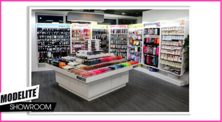 presentoir-sante-beaute-en-metal-pour-produits-cosmetique-GLAMA