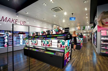 EXP Presentoir cosmetique 7090 BEAUTYNJ FOULE