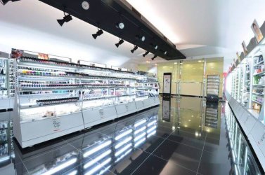 EXP Presentoir cosmetique magasin 1 peggy sage